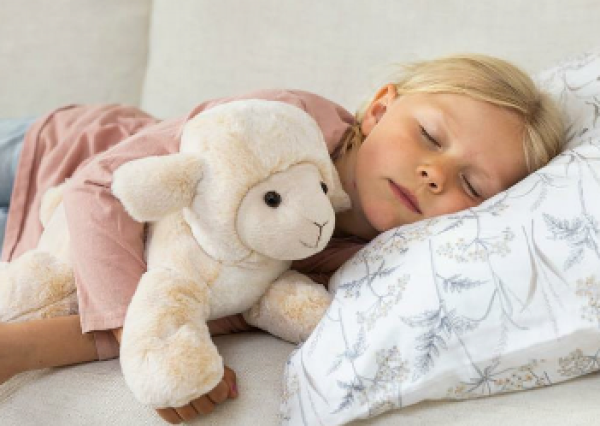 Plüsch Lamm liegend weiss 40 cm