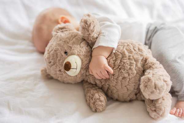 Wärmekissen Teddybär braun mit gewelltem Fell 35 cm