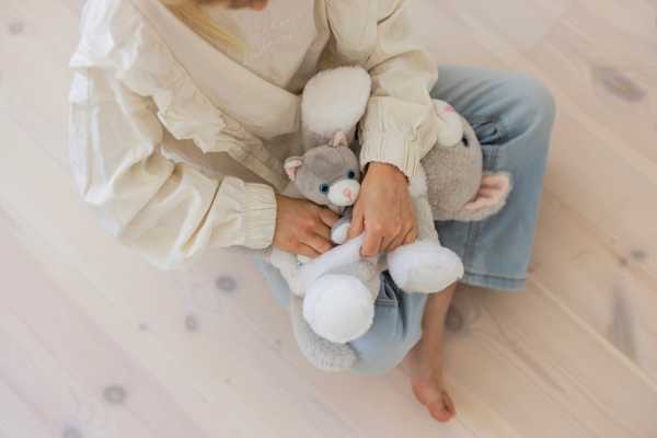 Plüsch Katze Tuva 30 cm mit Baby