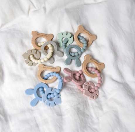 Beissring aus Holz & Silikon, pink