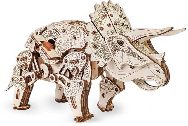 Triceratops mit mechanischem Antrieb
