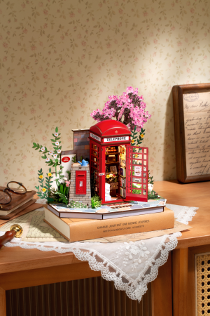 Modellbausatz 'Blossom Book Booth'