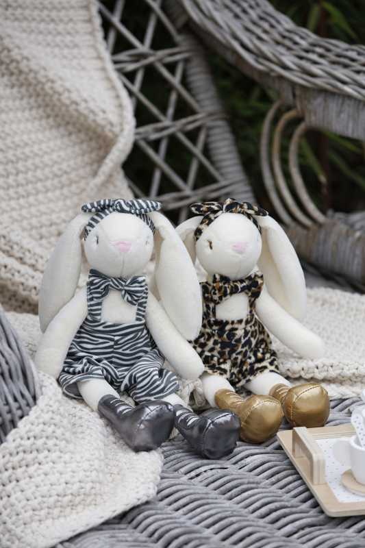 Plüsch Häschen Zoe mit Zebraanzug 35 cm