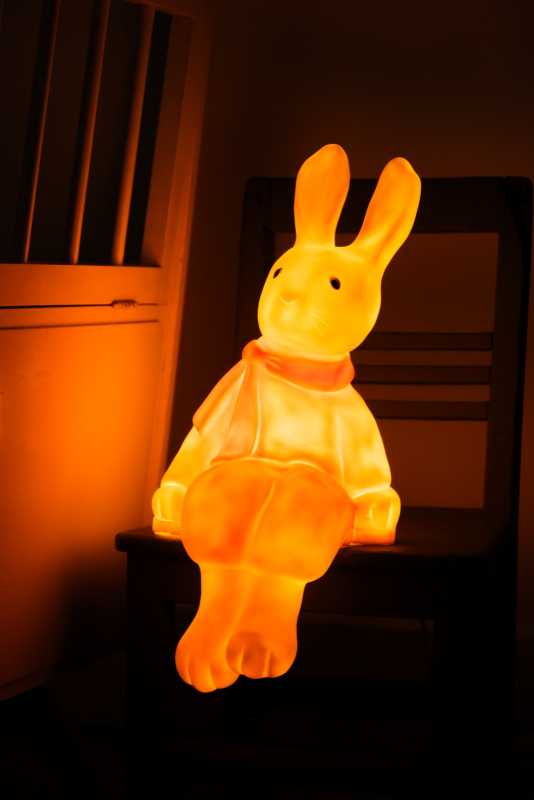 Nachtlicht Hase Lenny sitzend
