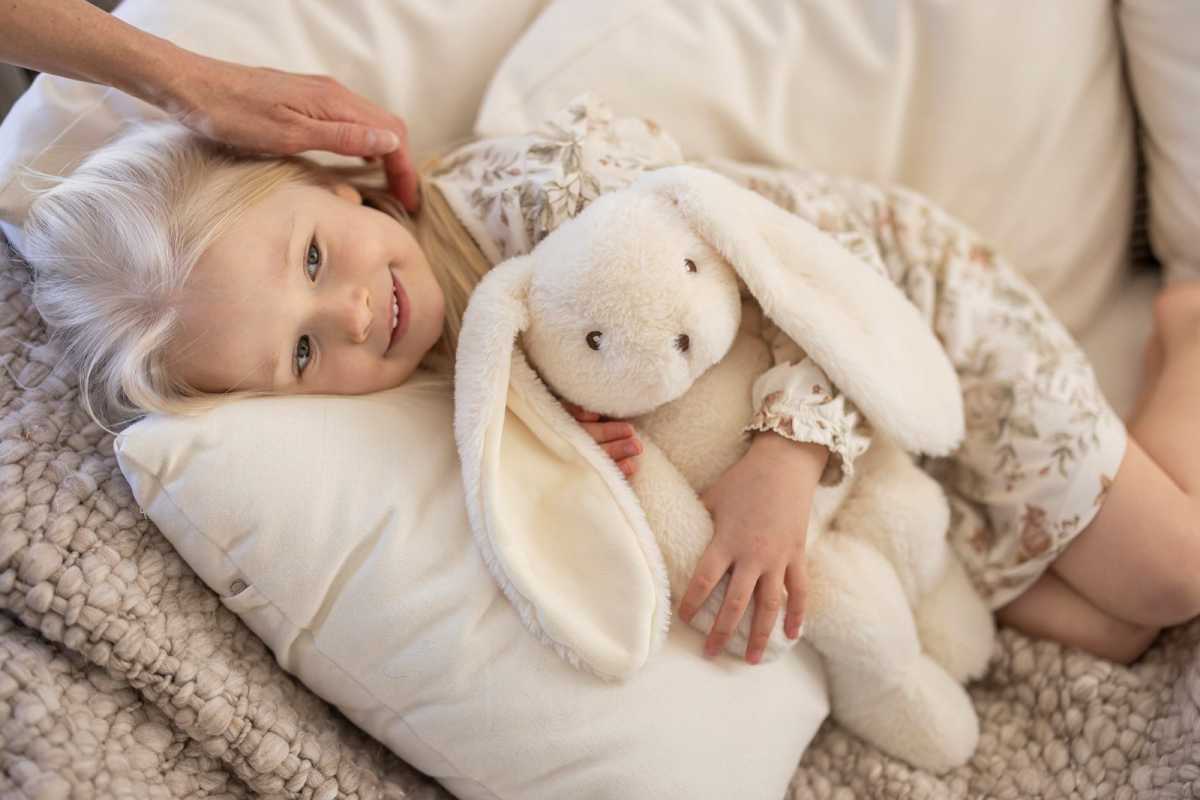 Plüsch Gewichts-Hase Svea 40 cm