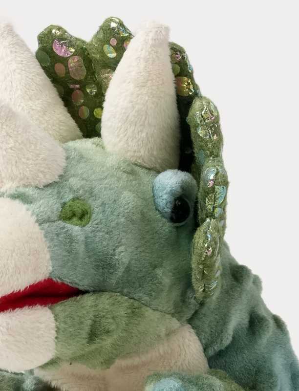 Handpuppe Triceratops in einem Ei