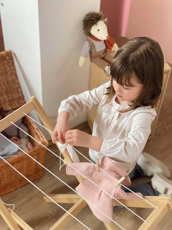 Wäscheständer aus Massivholz mit Zubehör