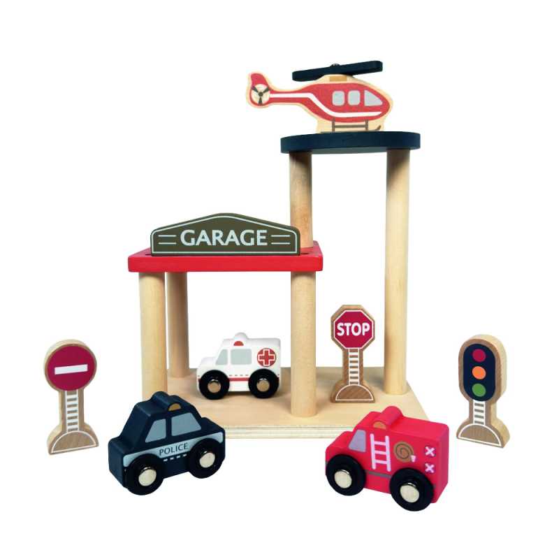 Holzgarage mit Fahrzeugen