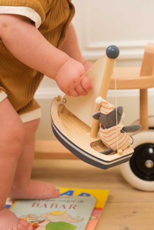 Katze Malo in einem Boot 18 cm