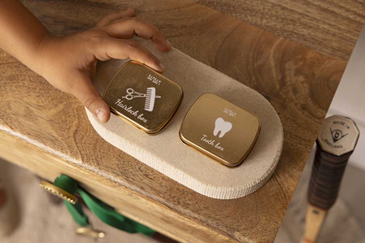 Meine erste Zahndose in goldener Box