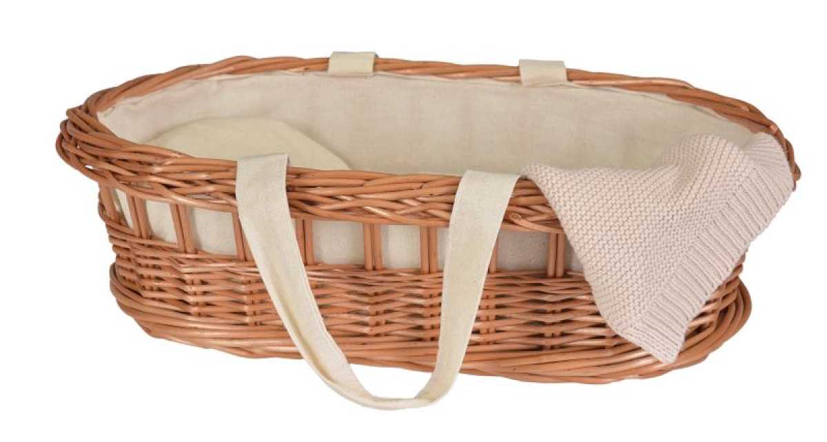 Puppenkorb geflochten mit Bettzeug