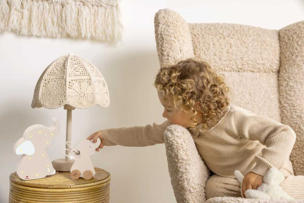 Umweltfreundlicher Elefant auf Rädern